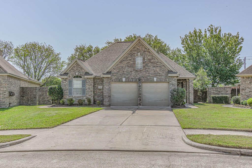 4518 Somerset Court, Pasadena, TX 77504