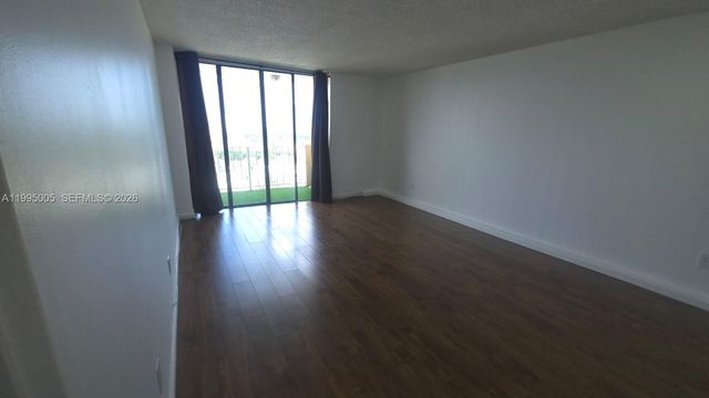 2350 NE 135th St 1402, North Miami, FL 33181