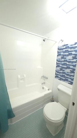 2350 NE 135th St 1402, North Miami, FL 33181