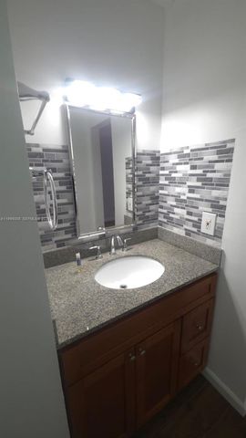 2350 NE 135th St 1402, North Miami, FL 33181