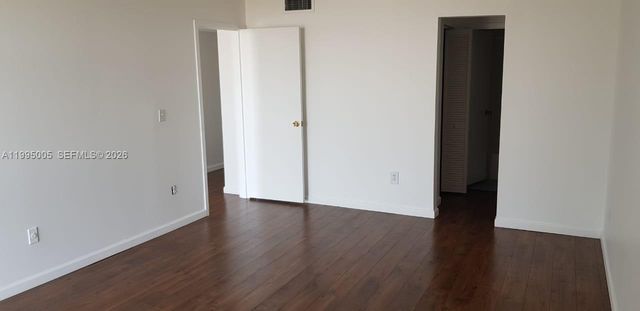 2350 NE 135th St 1402, North Miami, FL 33181