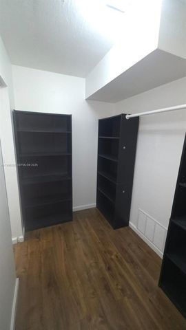 2350 NE 135th St 1402, North Miami, FL 33181