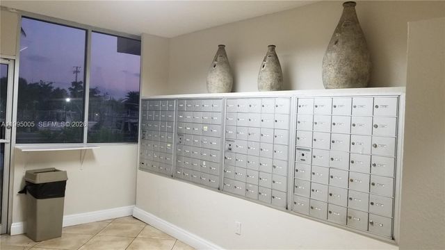 2350 NE 135th St 1402, North Miami, FL 33181