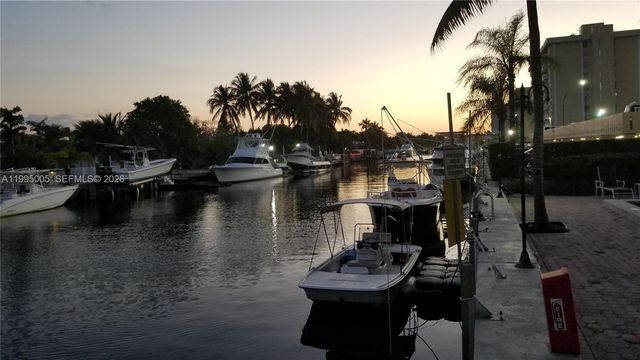 2350 NE 135th St 1402, North Miami, FL 33181