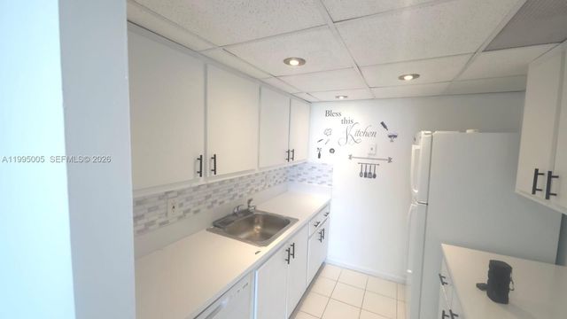 2350 NE 135th St 1402, North Miami, FL 33181