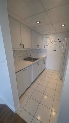 2350 NE 135th St 1402, North Miami, FL 33181