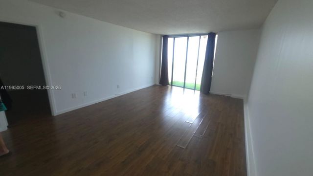 2350 NE 135th St 1402, North Miami, FL 33181