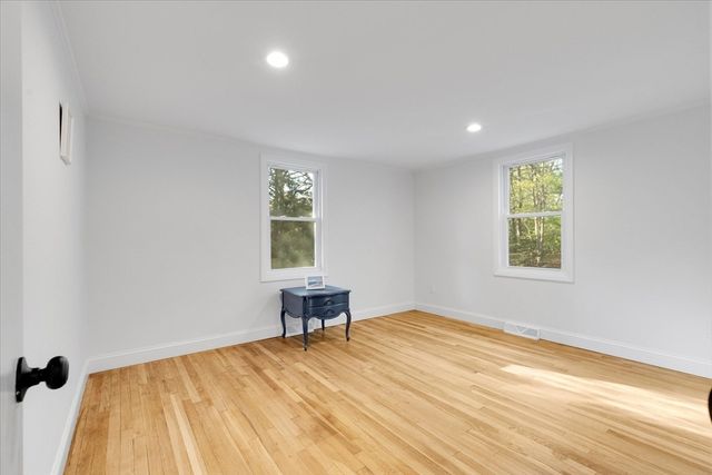 168 Highland Dr, Barnstable, MA 02632