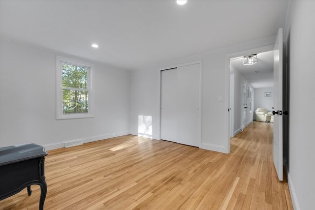 168 Highland Dr, Barnstable, MA 02632