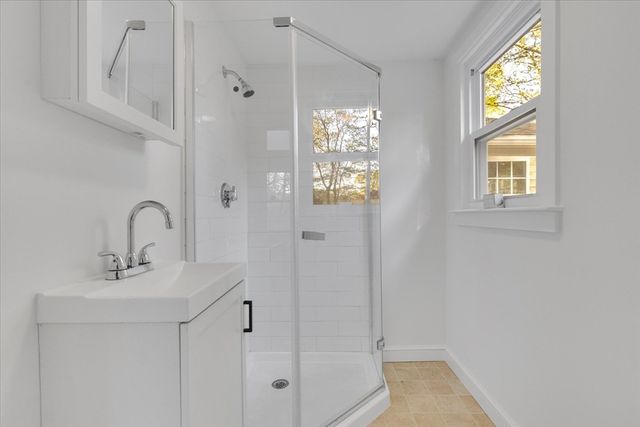 168 Highland Dr, Barnstable, MA 02632