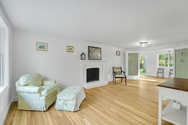 168 Highland Dr, Barnstable, MA 02632