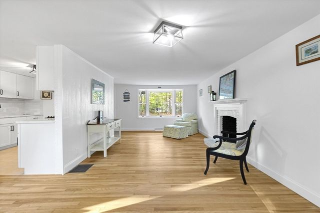 168 Highland Dr, Barnstable, MA 02632