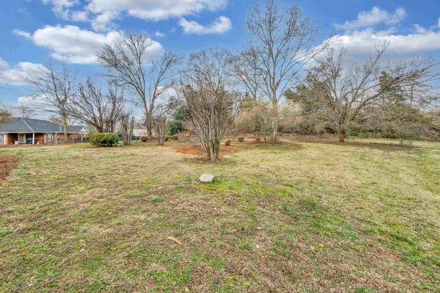 437 Cresthaven Drive, Spartanburg, SC 29316