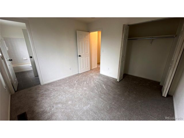 19625 E Montview Dr, Aurora, CO 80011
