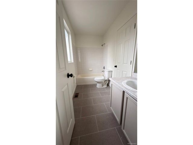 19625 E Montview Dr, Aurora, CO 80011