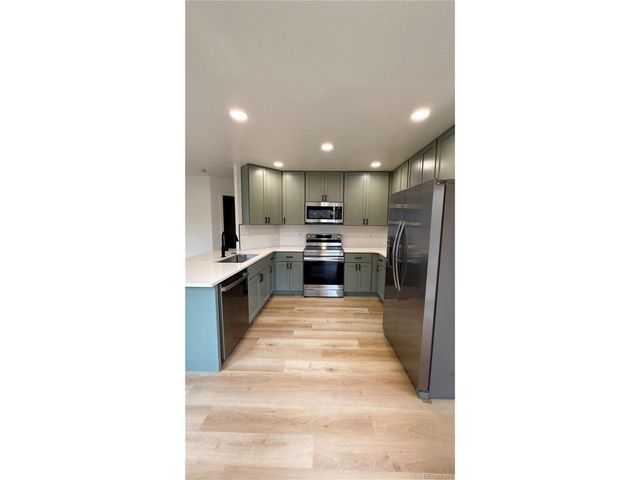 19625 E Montview Dr, Aurora, CO 80011