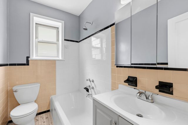 4817 42nd St Apt 4C, New York City, NY 11104