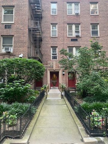 4817 42nd St Apt 4C, New York City, NY 11104