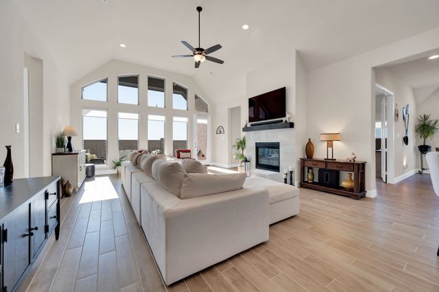 837 Peppervine Drive, Waxahachie, TX 75165