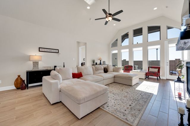 837 Peppervine Drive, Waxahachie, TX 75165