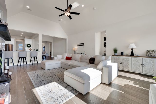 837 Peppervine Drive, Waxahachie, TX 75165