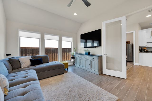 837 Peppervine Drive, Waxahachie, TX 75165