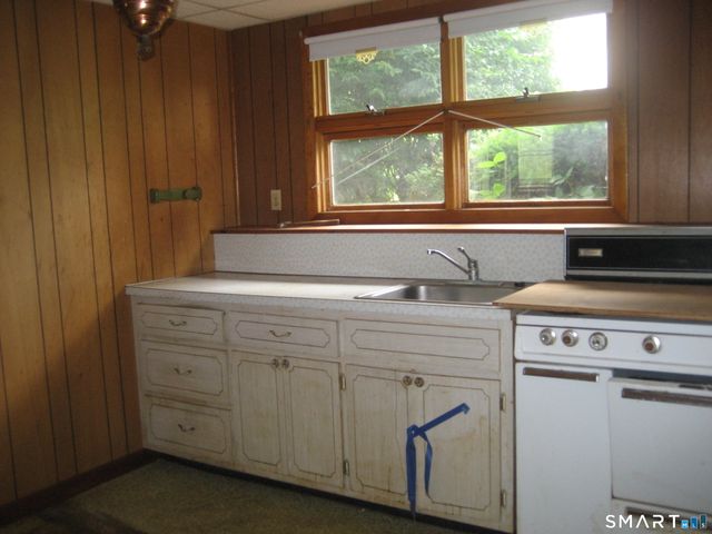 21 Daniel Street, Norwich, CT 06360