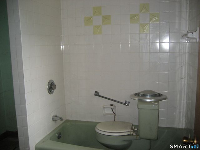 21 Daniel Street, Norwich, CT 06360