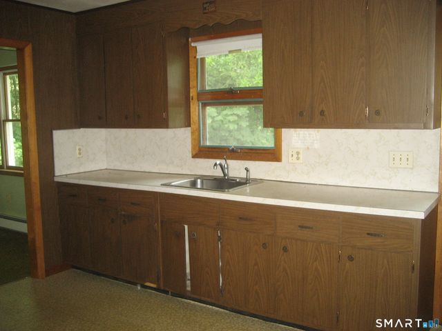 21 Daniel Street, Norwich, CT 06360