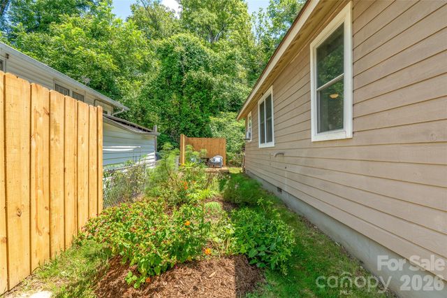 5 Company Street, Asheville, NC 28804