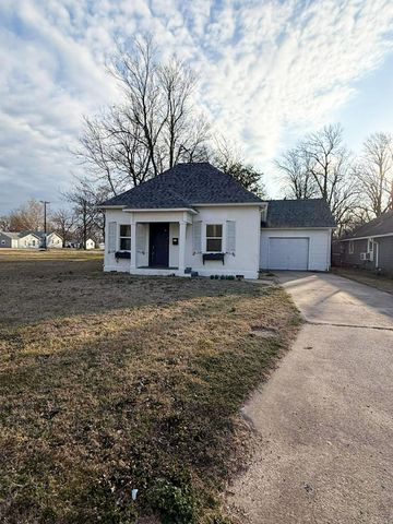 826 J Street NW, Miami, OK 74354