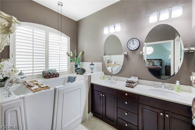5661 Kensington LOOP, Fort Myers, FL 33912