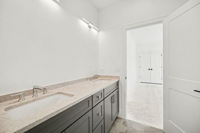 62 Miller Road, Lake Zurich, IL 60047