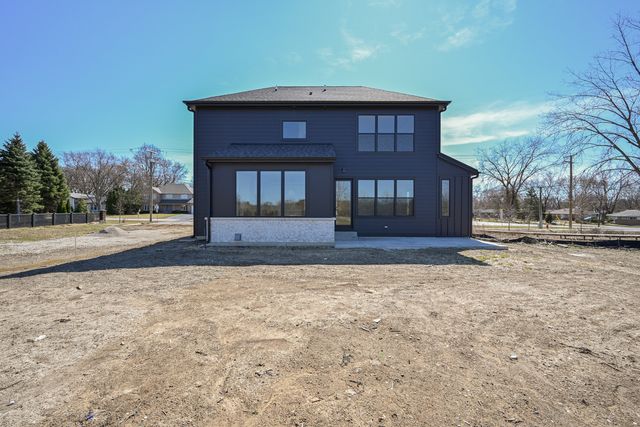62 Miller Road, Lake Zurich, IL 60047