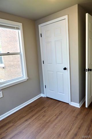 7614 Pennsylvania Avenue, St Louis, MO 63111