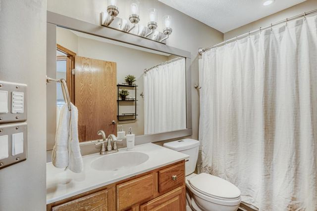 3183 Copper Oaks Place, Woodbury, MN 55125