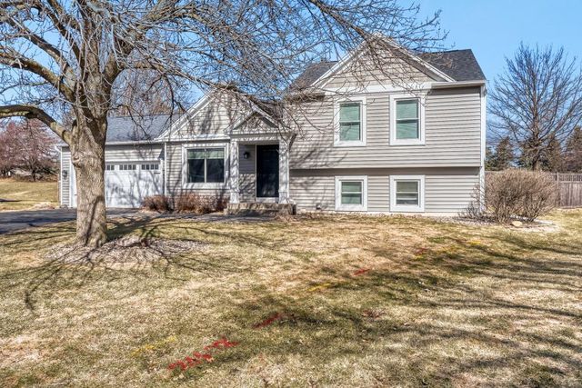 3183 Copper Oaks Place, Woodbury, MN 55125