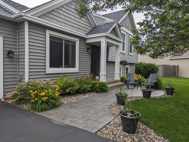 3183 Copper Oaks Place, Woodbury, MN 55125