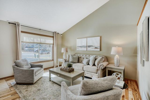 3183 Copper Oaks Place, Woodbury, MN 55125