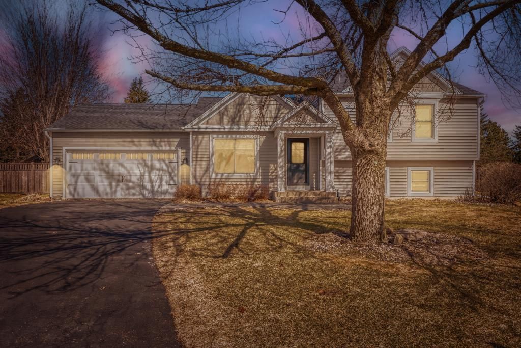 3183 Copper Oaks Place, Woodbury, MN 55125