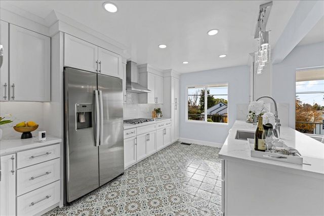 6032 Mauritania Ave, Oakland, CA 94605