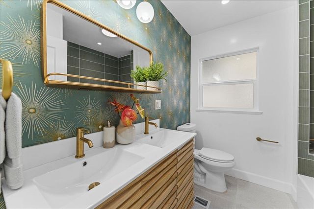 6032 Mauritania Ave, Oakland, CA 94605