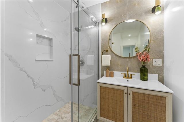 6032 Mauritania Ave, Oakland, CA 94605