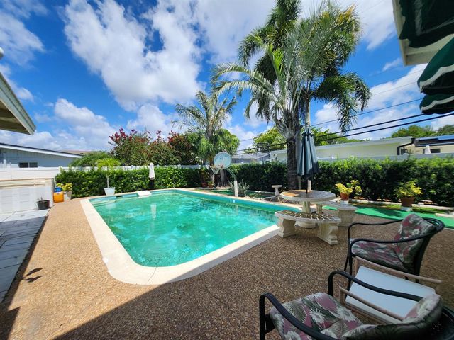 111 SE 7th Street, Pompano Beach, FL 33060