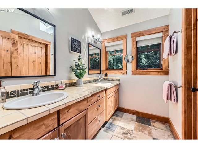 34560 Ne WILSONVILLE Rd, Newberg, OR 97132