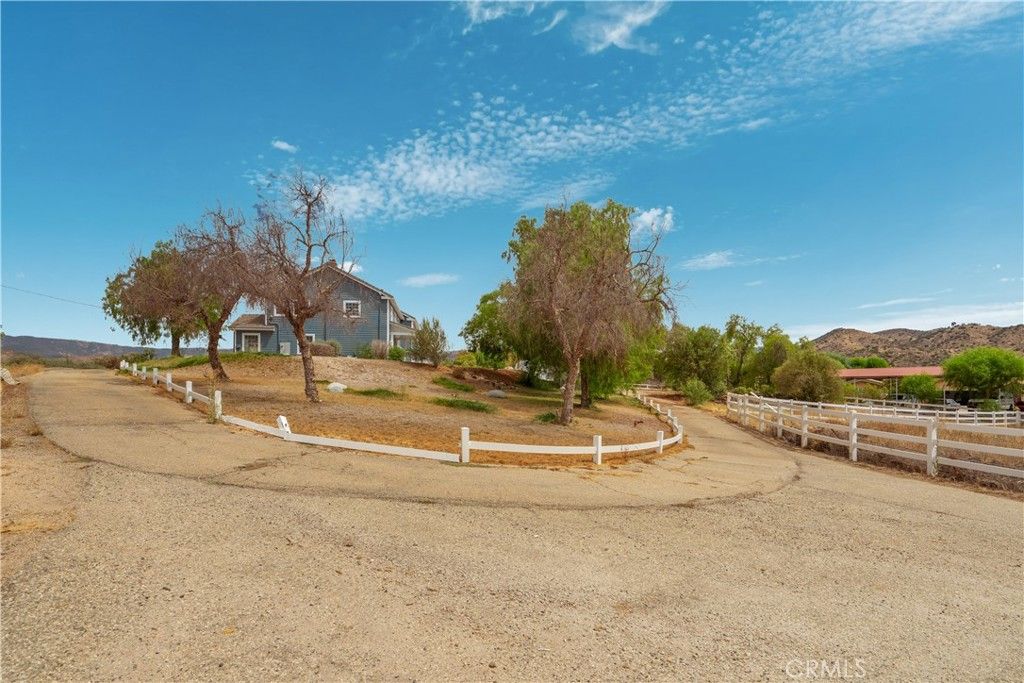 33247 Escondido Drive, Agua Dulce, CA 91390 — photo 4