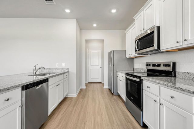 6607 Winter Elm Street, Houston, TX 77048