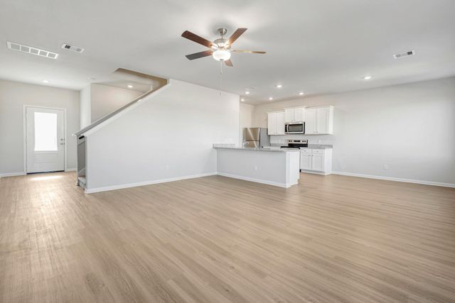 6607 Winter Elm Street, Houston, TX 77048