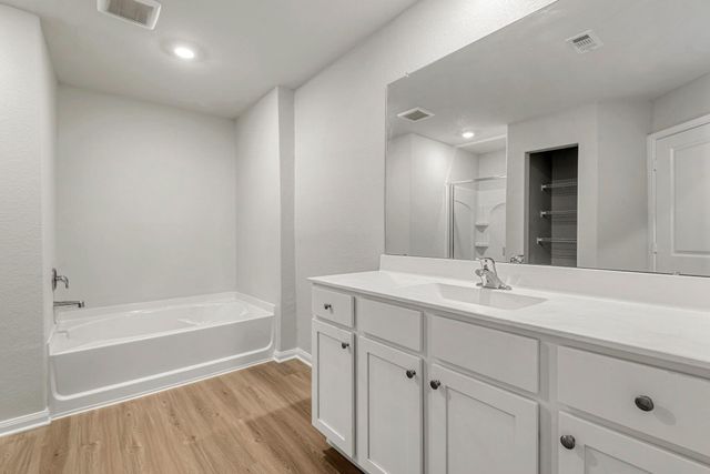 6607 Winter Elm Street, Houston, TX 77048