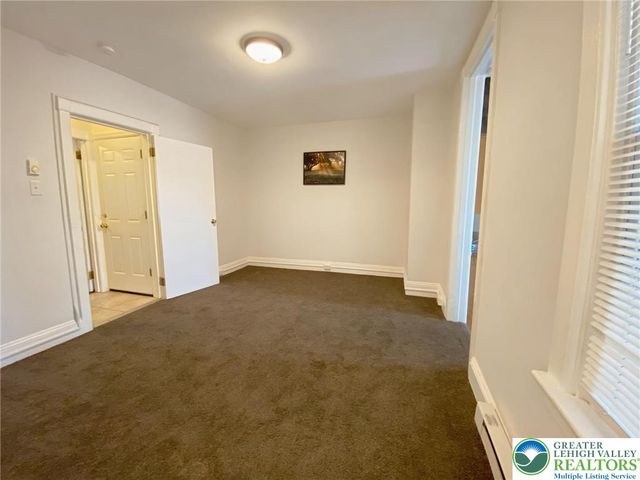429 East 4th Street 2nd Floor, Bethlehem City, PA 18015